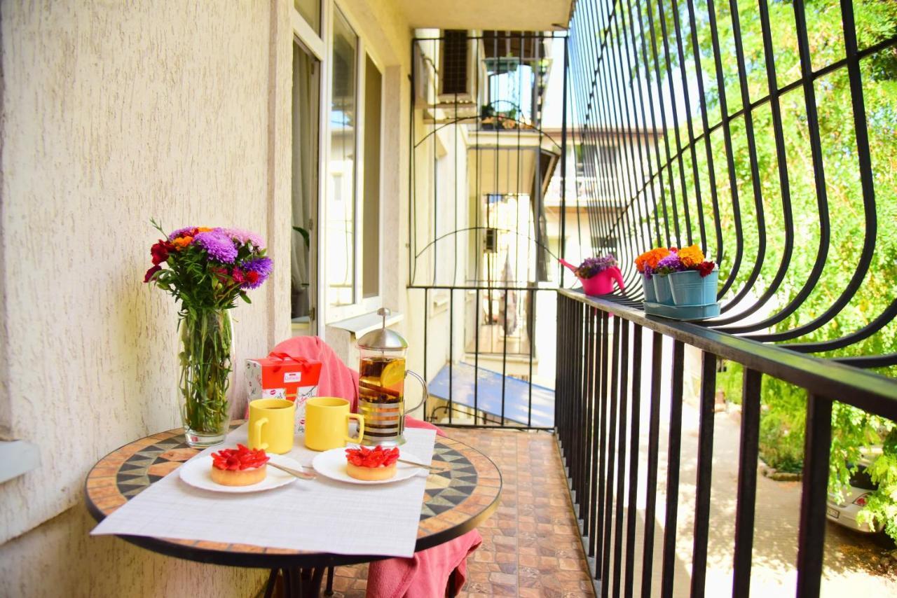 Center Of Odessa. Comfortable 2 Rooms Apartment Екстер'єр фото