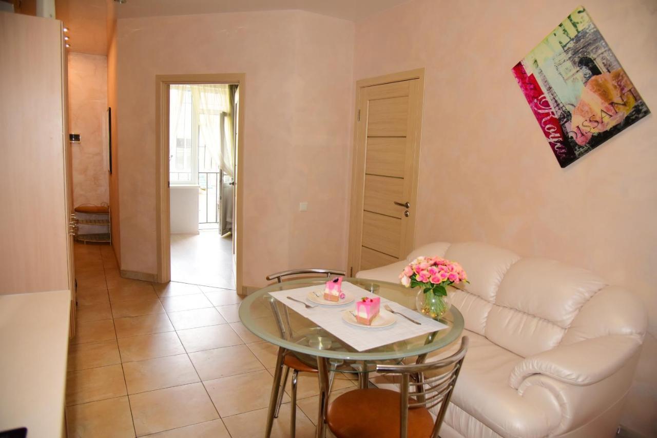 Center Of Odessa. Comfortable 2 Rooms Apartment Екстер'єр фото