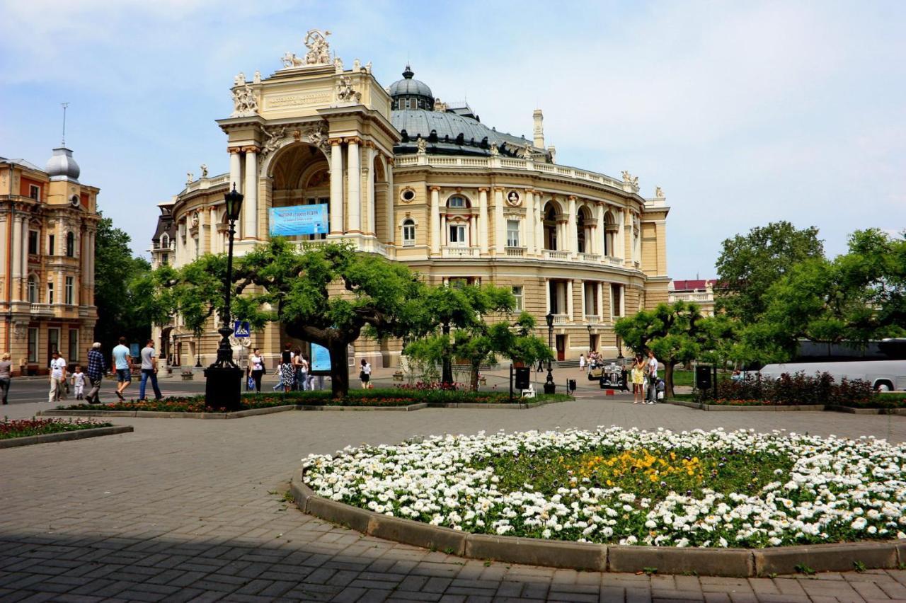 Center Of Odessa. Comfortable 2 Rooms Apartment Екстер'єр фото
