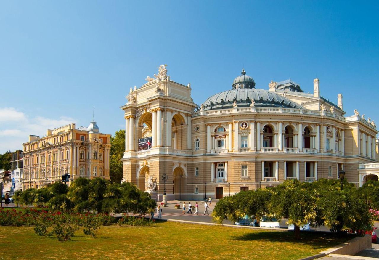 Center Of Odessa. Comfortable 2 Rooms Apartment Екстер'єр фото
